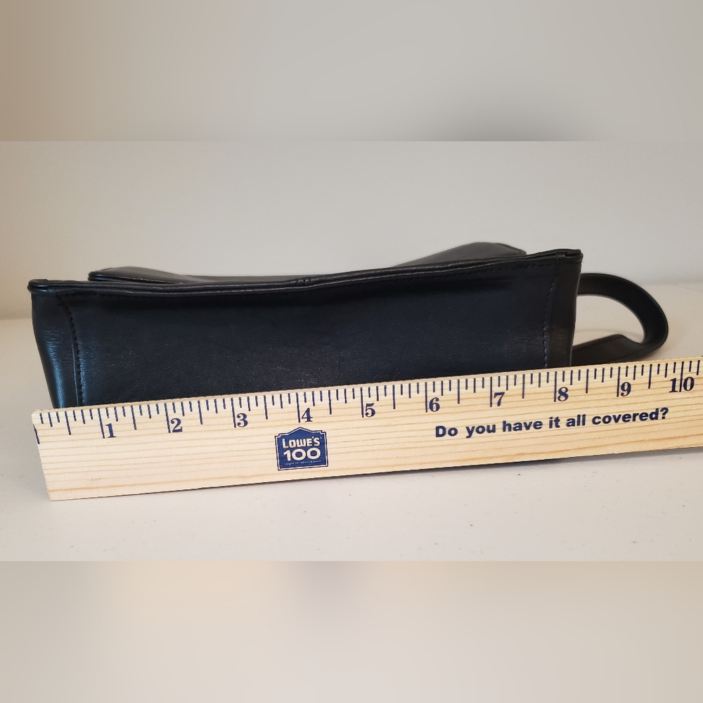 Tignanello Vintage Black Crossbody Organizer Messenger Style Magnetic Cl… - Picture 15 of 16